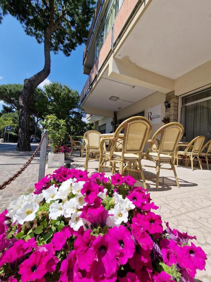 Hotel Rossella Rimini Kültér fotó