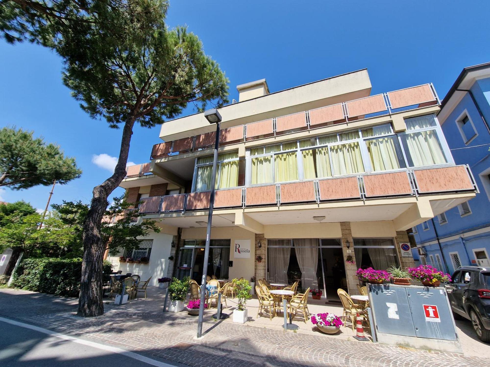 Hotel Rossella Rimini Kültér fotó